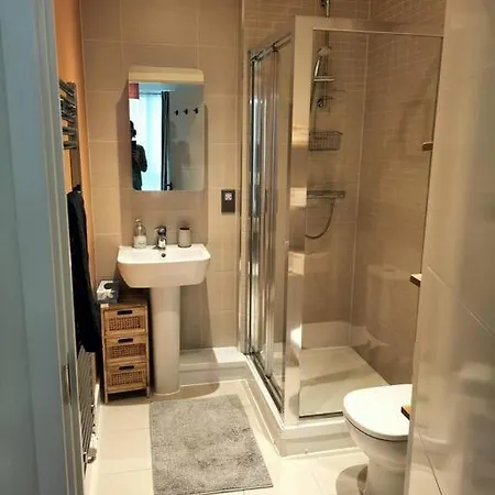 Spacious 2-Bedroom Apartment In Central Location, Modern Amenities, Walking Distance To Attractions London Exterior photo