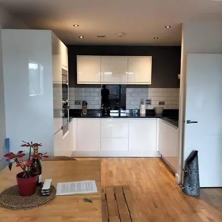 Spacious 2-Bedroom Apartment In Central Location, Modern Amenities, Walking Distance To Attractions London Exterior photo