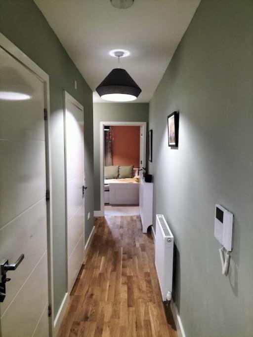 Апартаменты Spacious 2-bedroom In Location, Modern Amenities, Walking Distance To Attractions Лондон