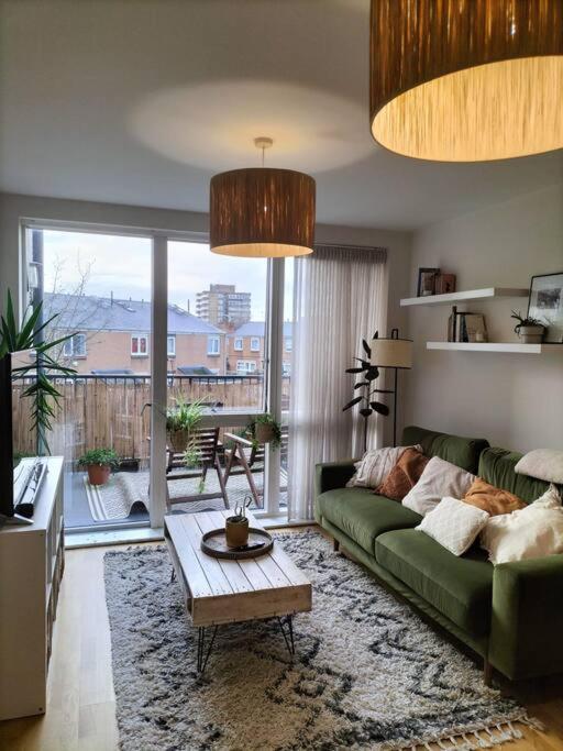 Spacious 2-bedroom In Location, Modern Amenities, Walking Distance To Attractions Апартаменты